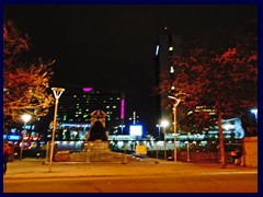 Manchester by night 03 - Piccadilly Gardens